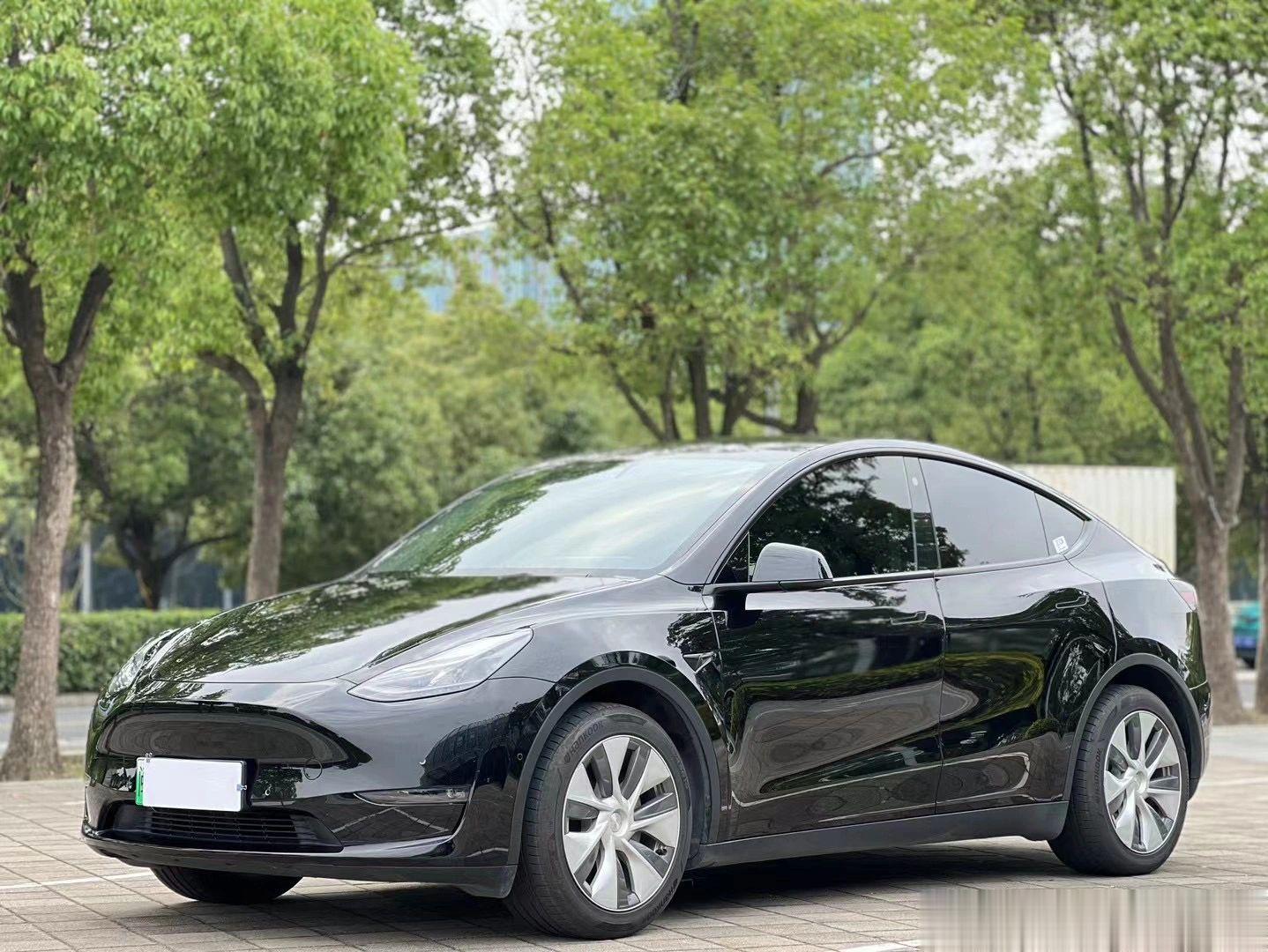 特斯拉ModelY为什么可以那么火？作为全球新能源市场的率先入局者，特斯拉有着先