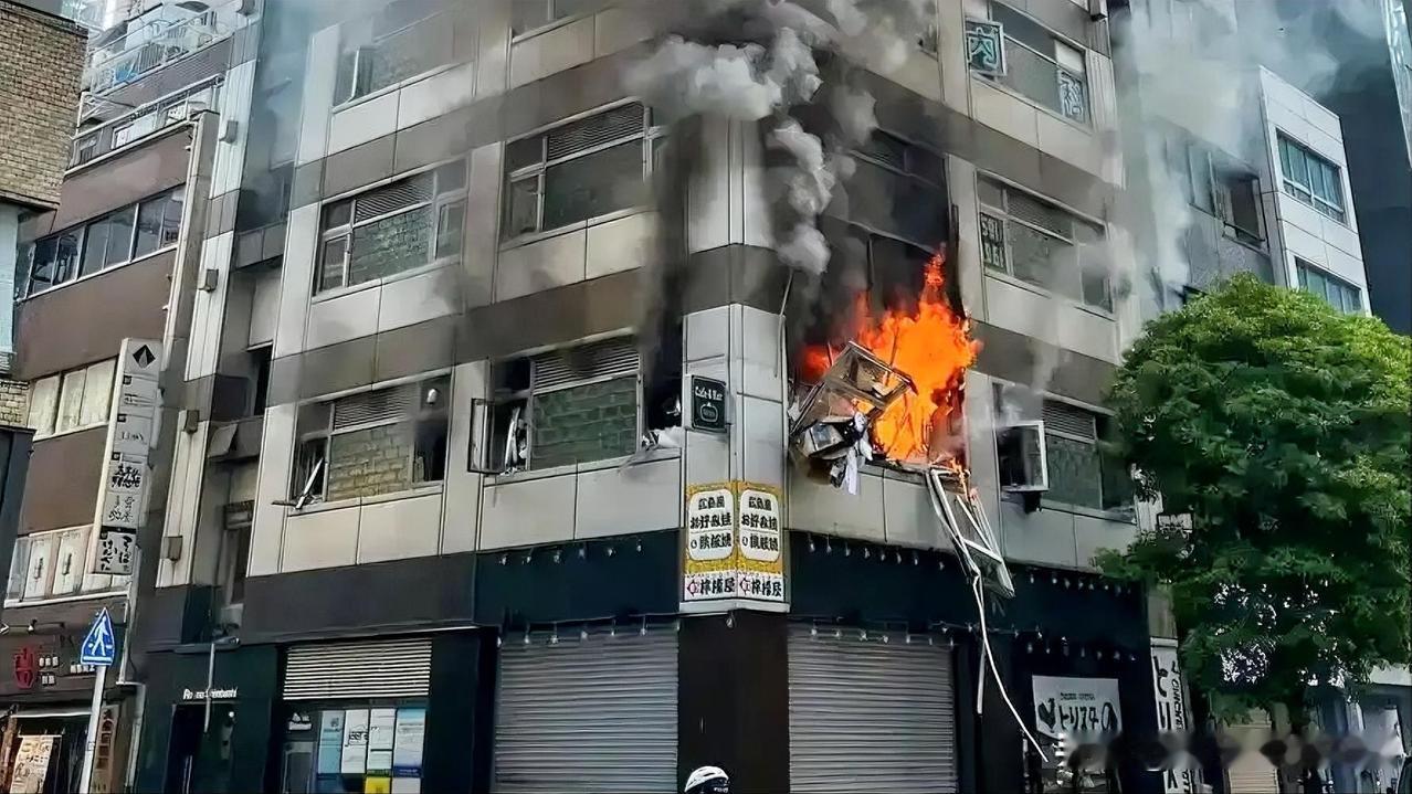 当地时间2025年12月1日凌晨1时左右，日本北海道室兰市日本制铁公司的一家钢铁