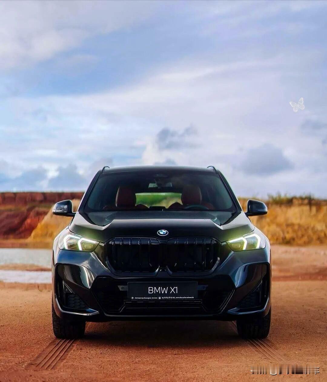 首次黑化+三色上新，年轻党狂喜宝马X1终于解锁曜夜buff！全车黑化套件直接拉满