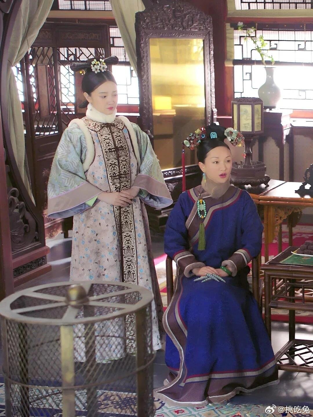 惢心和大如的衣服是不是互相穿反了？这一幕像极了老太妃和养在膝下的水灵格格哈哈哈 