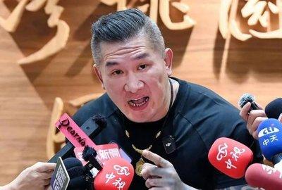 馆长这些天的热度低多了，原因其实有二：第一，他的团队出了大问题，爆料简直污眼睛，