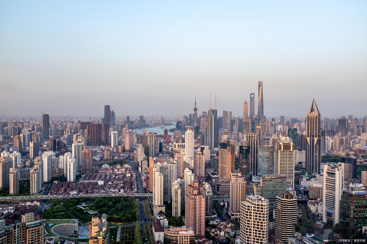 一线城市GDP，“中国五虎”对决“日本五虎”，来看看：

1、上海VS东京，61