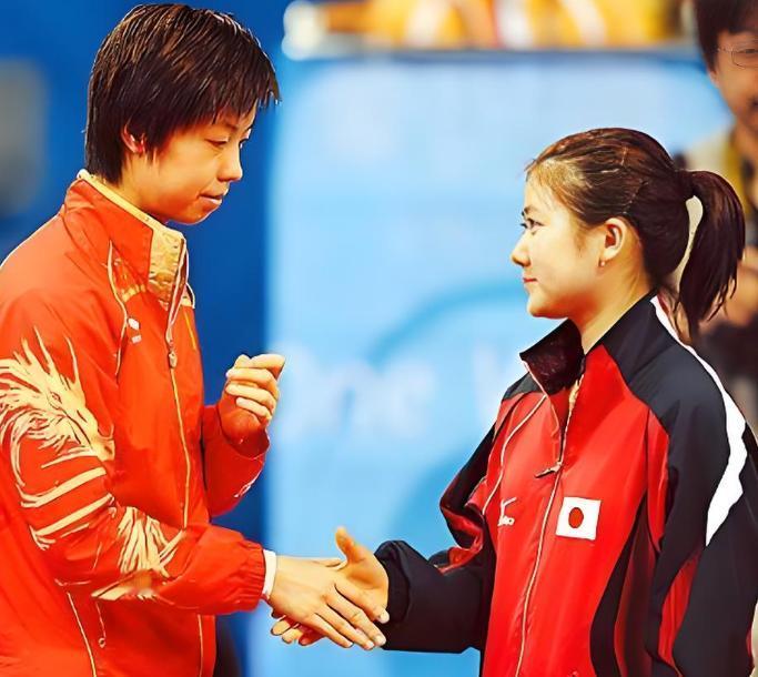 2011年，福原爱来中国想找个人陪练，刘国梁告诉她：“你去厨房挑吧。”福原爱委屈