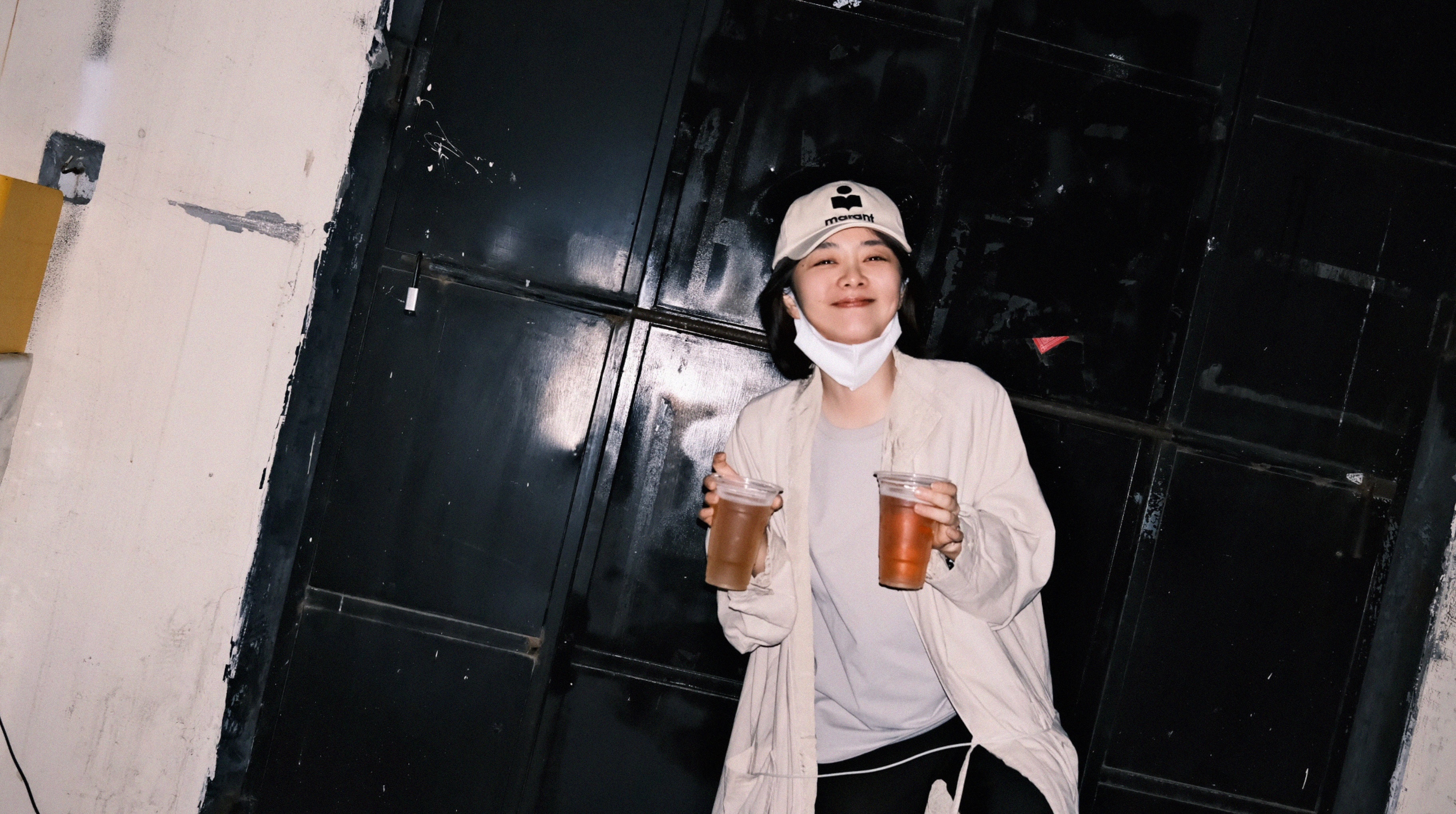#谭松韵[超话]# 🍻#两小姐‘s Postcard# 小贴掉落两小姐的不定期