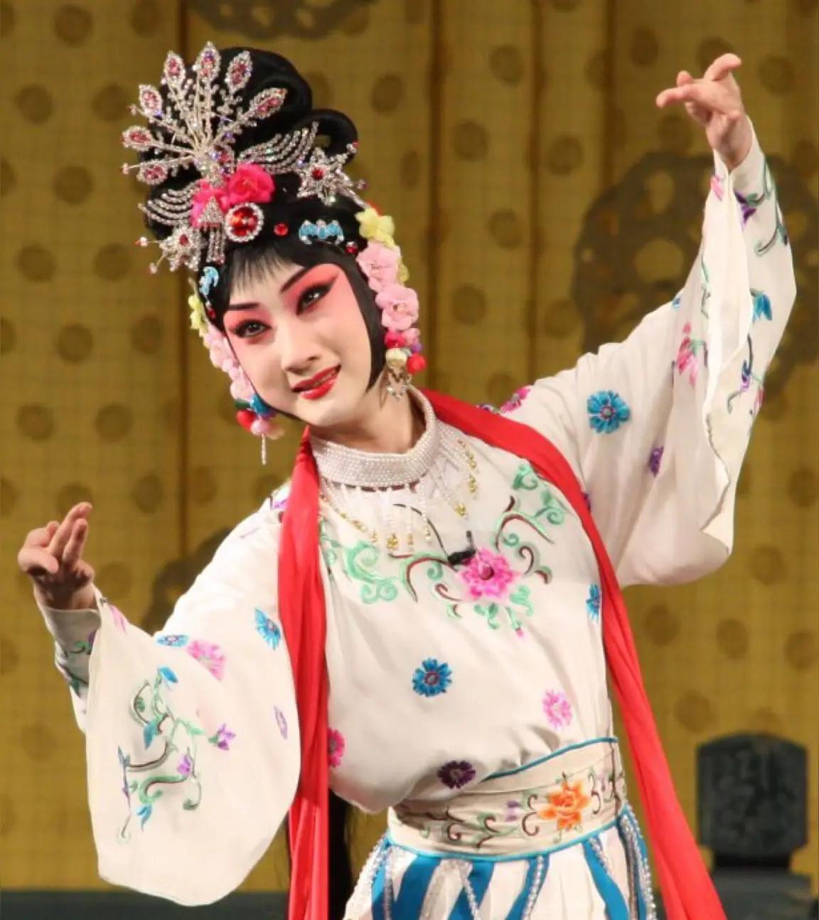 指责窦晓旋没道理！山东省京剧院为“方荣翔大剧院”落成举行演唱会，各地名角来了不少