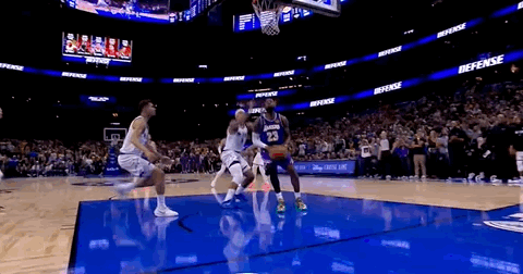 詹姆斯这球没有被打手？班凯罗就差像塔图姆一样单手指天庆祝了！！！ 