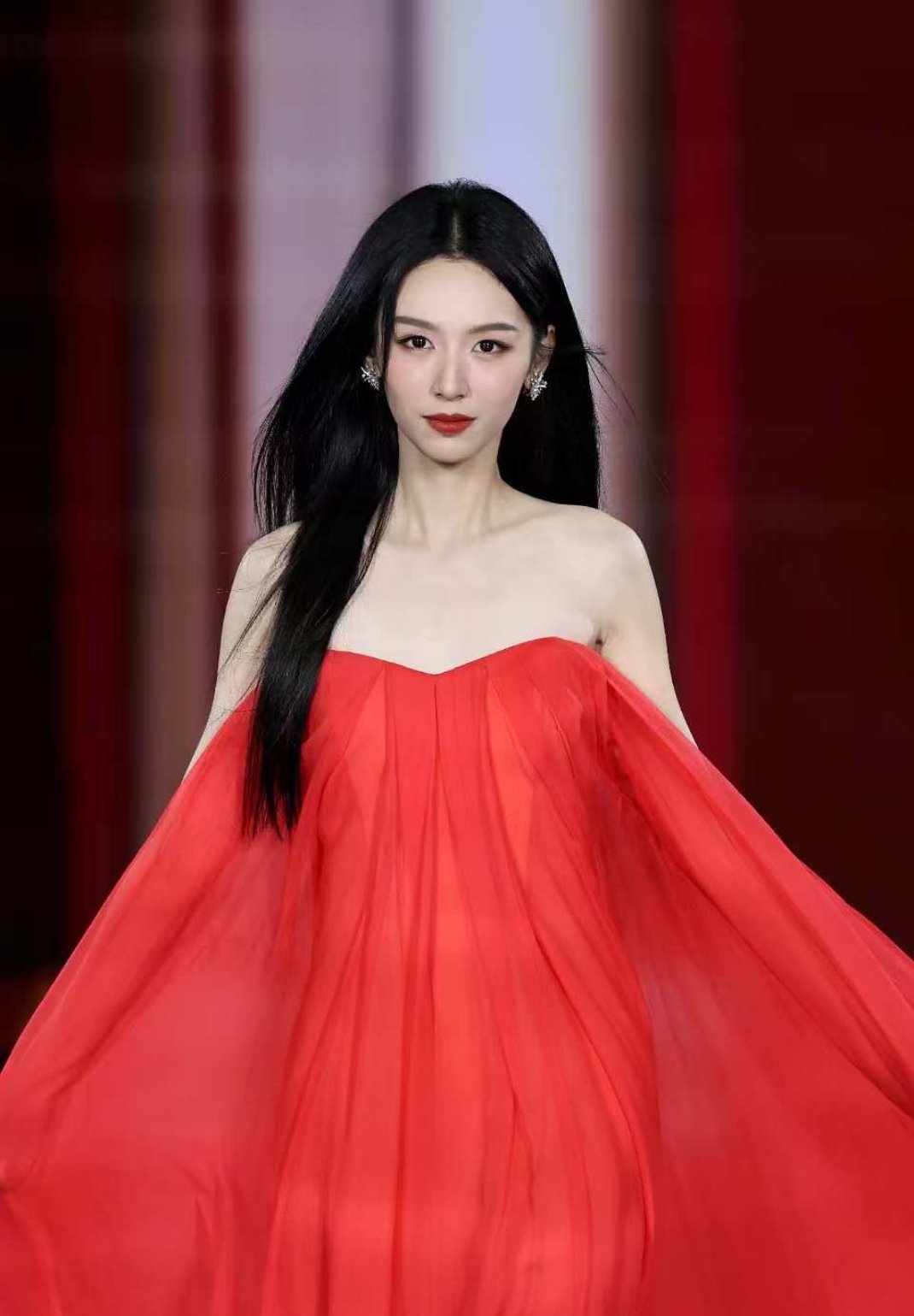 周也 小也又来闪耀巴黎啦[期待]宝宝终于等到你你超级美！ ​​​