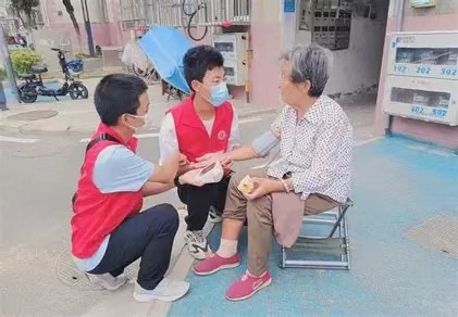 秦岭笑谈曲阜师范大学计算机学院 “河魂赤脉，青行传薪”实践队普通话进社区 语言服