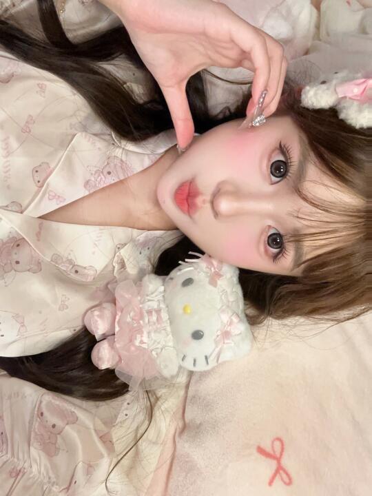 被窝拍照真的太可爱啦!!(..›ᴗ‹..) ⸝⸝⸝⸝⸝ ♡