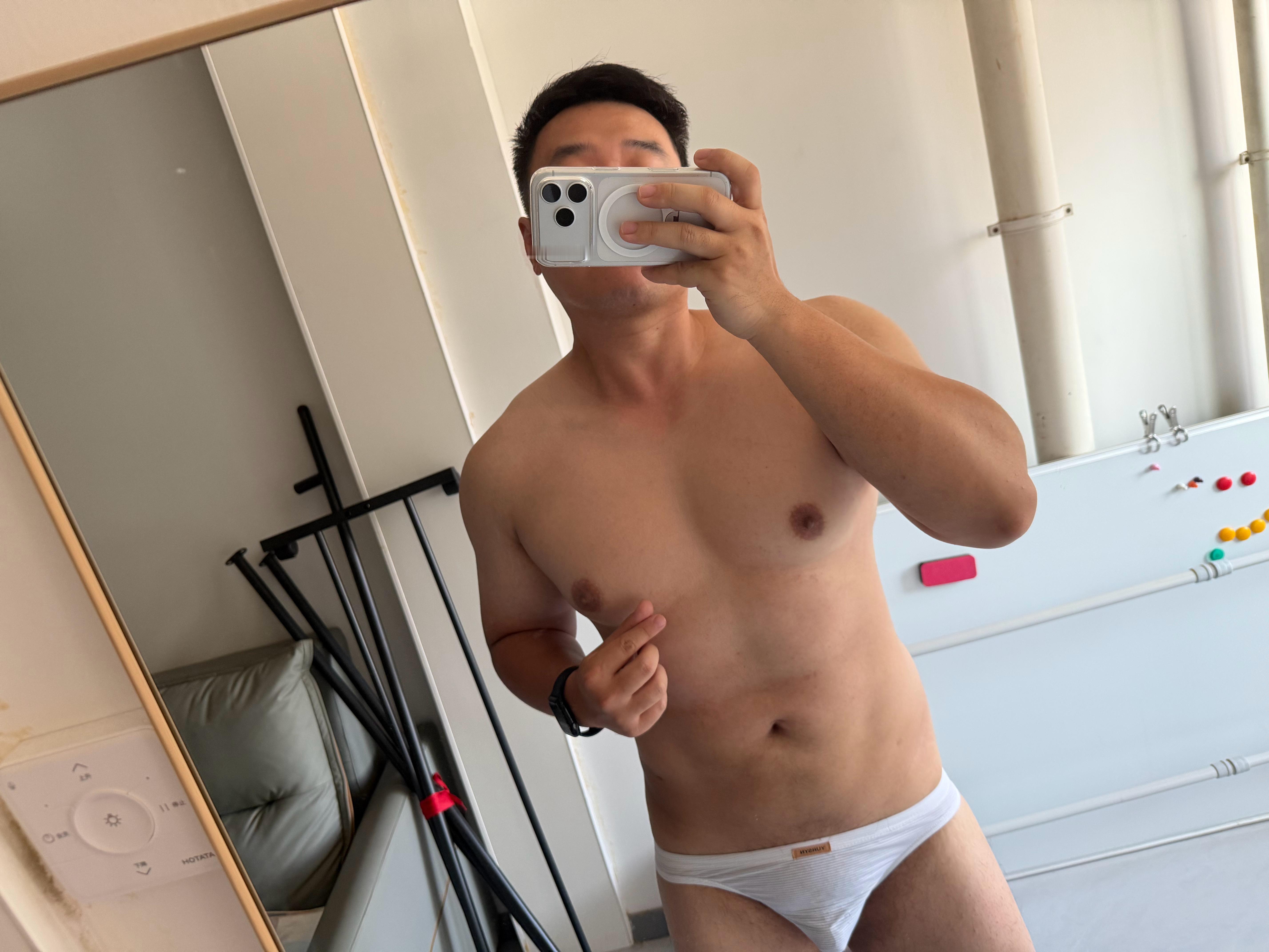 摸您呀。这几天真的好热 ​​​