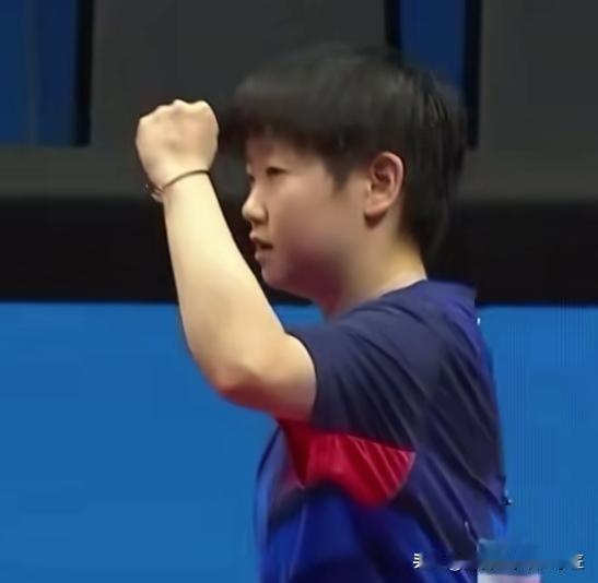 实话实说， 朱雨玲也真强。
前世界第一实力雄厚，第一局11-9赢孙颖莎。
再接下