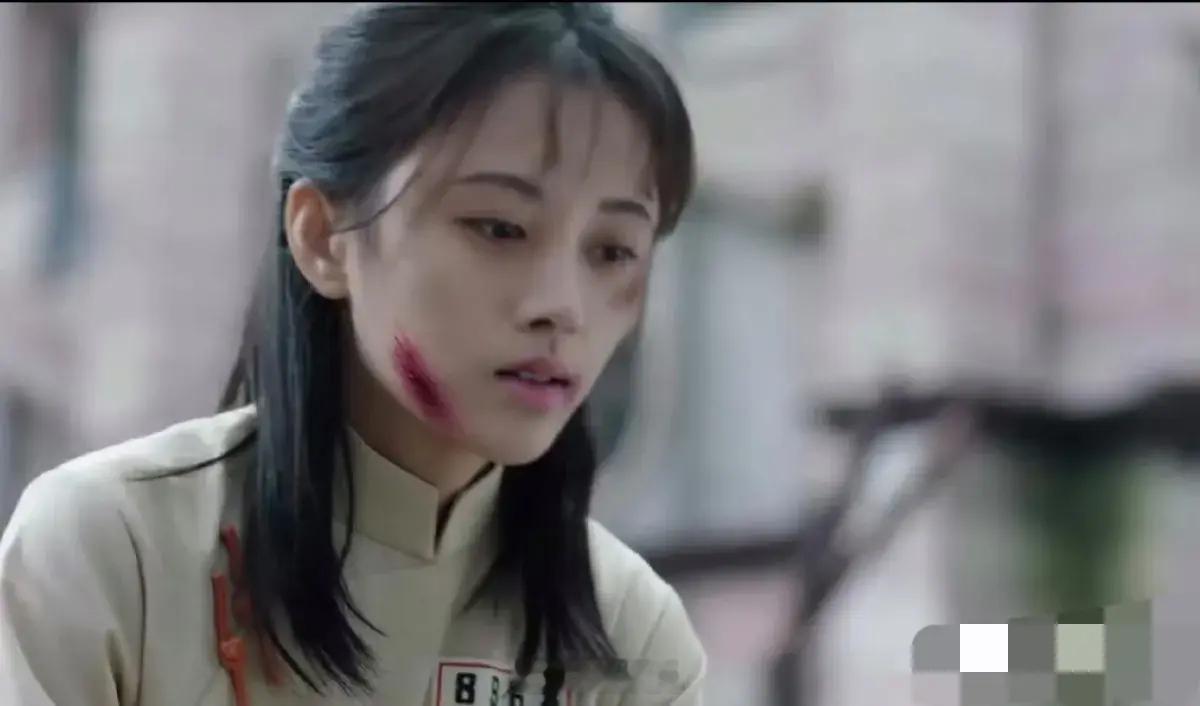 鞠婧祎，总被网友说不愿为脸色扮丑，这次这个有够逼真了吧[春游家族] ​​​