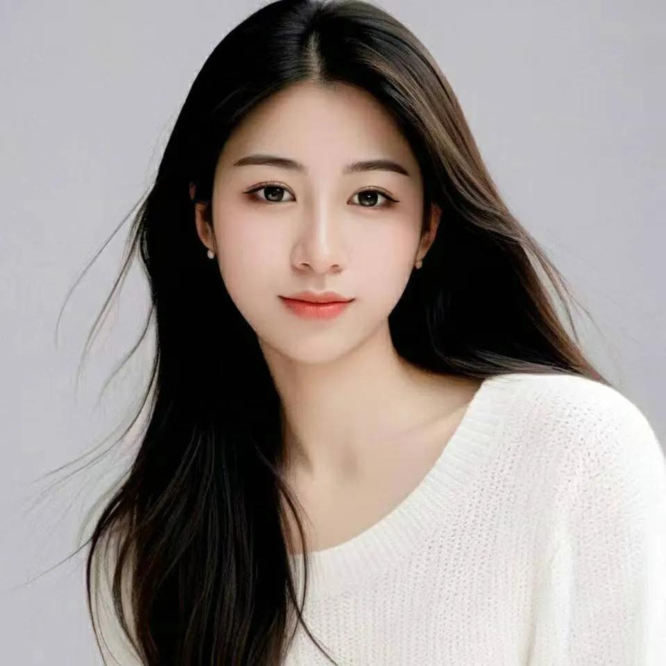 少女的清纯，
如同雪山之巅的初雪，
洁白无瑕，令人心生敬畏。
