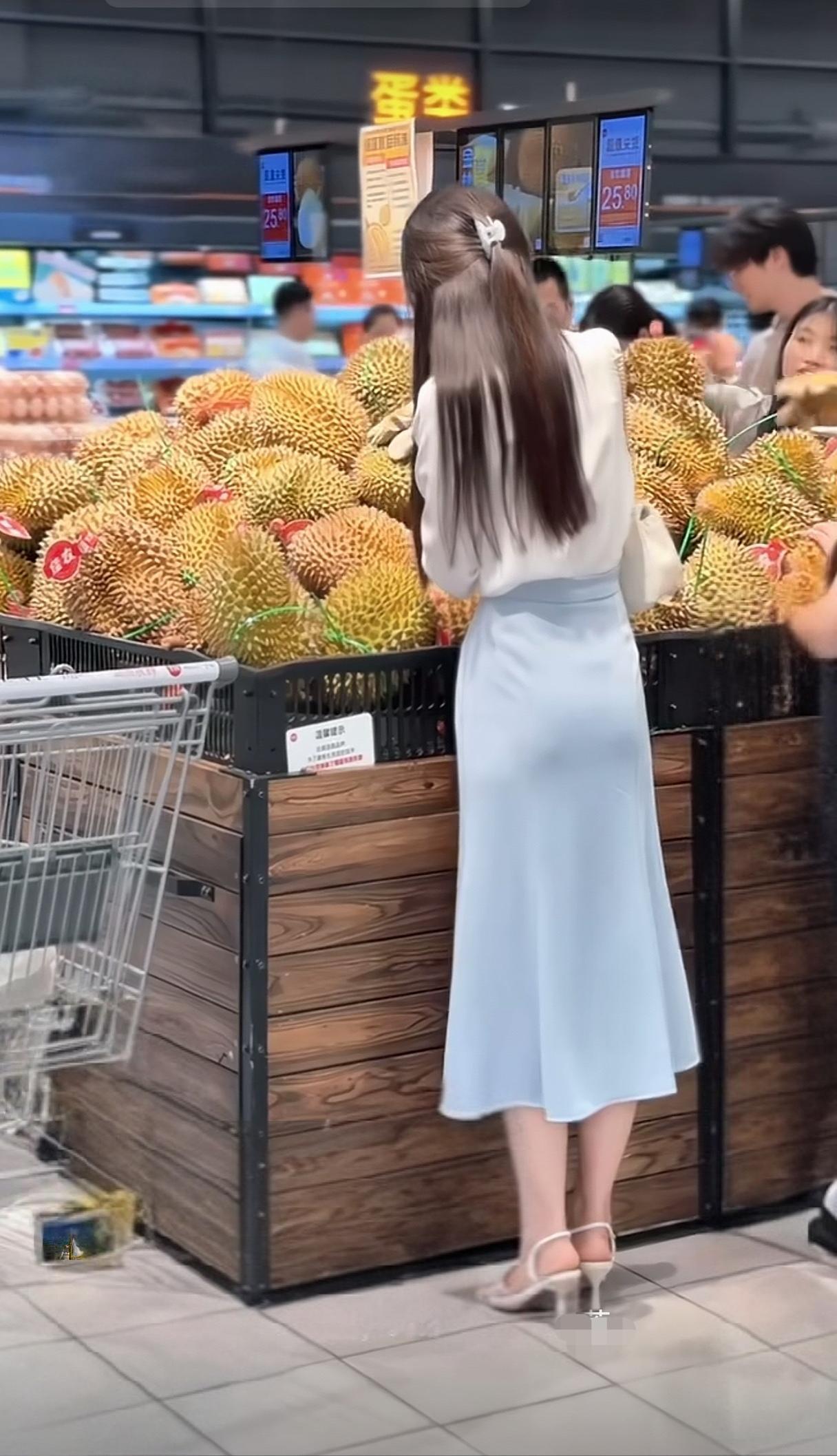 瞬间我不觉得榴莲难闻了！