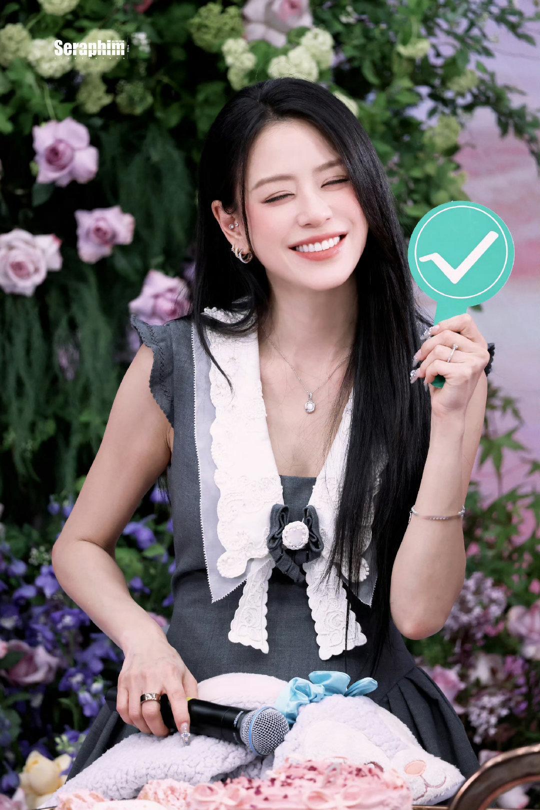 江语晨你吃点好的吧乘风2026久违回国参加综艺，第一件事就是狂吃家乡小吃，江语晨