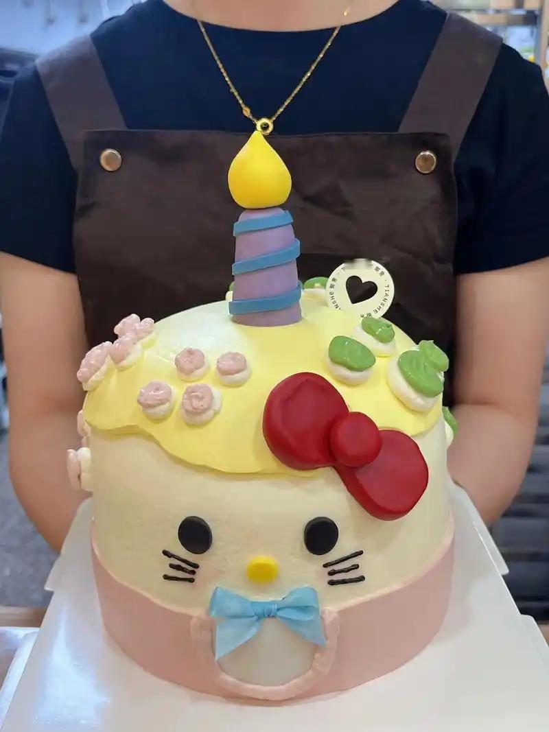 祝自己生日快乐！说说我的故事：
记得小时候村里一小孩过生日， 
他们家的亲戚朋友
