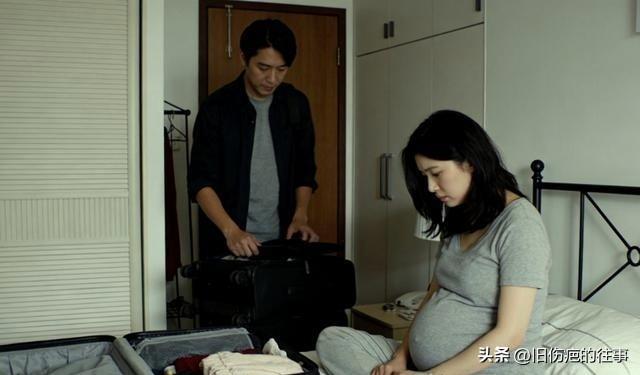 《要生了，婆家催我怀着八个月肚子跑千里回家过年，丈夫放话不回就休妻，我爹妈笑着叠