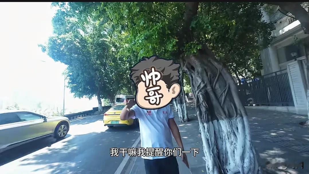 车上有乘客还飙车竞速，两出租车司机全部被刑事拘留，到重庆旅游的游客乘坐出租车遭遇