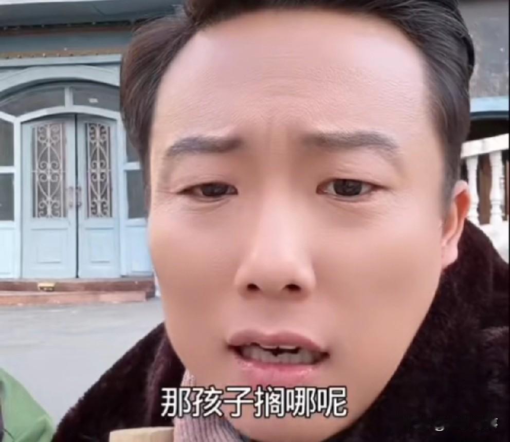 小胖称胡闹被黑粉泼汽油事件：胡闹、张二嫂没有说出这个事的真相，是不想让事件发酵对