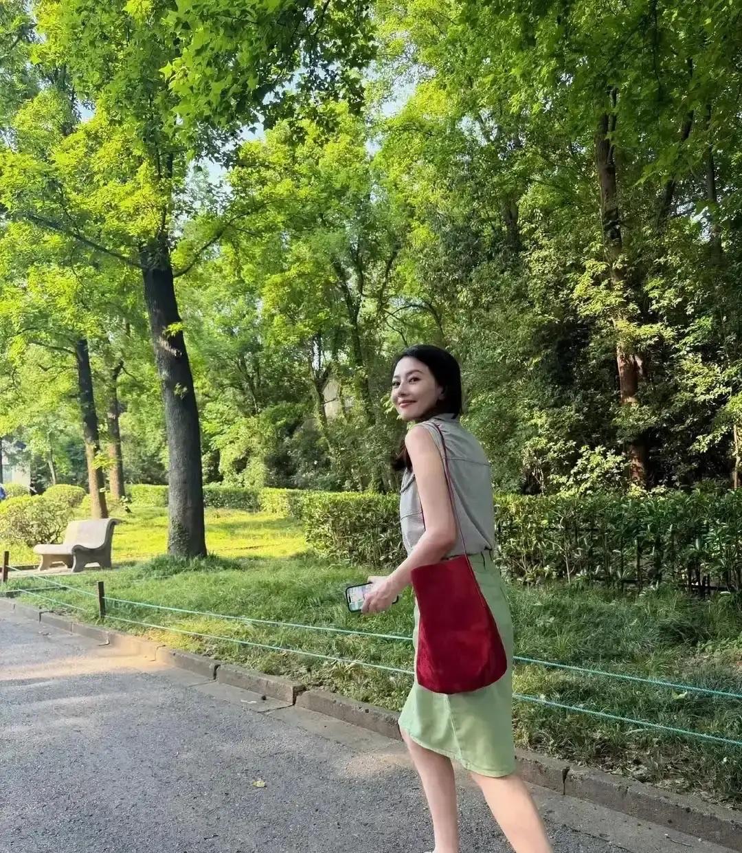 班主任实锤！高圆圆学生时代素颜封神，10个班男生为她心动

现在圈内很多女明星的