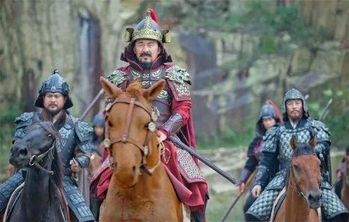 北宋开国名将曹彬，一次找高士陈抟相面，陈抟说：“你早年富贵，但恐没有晚福。以后出
