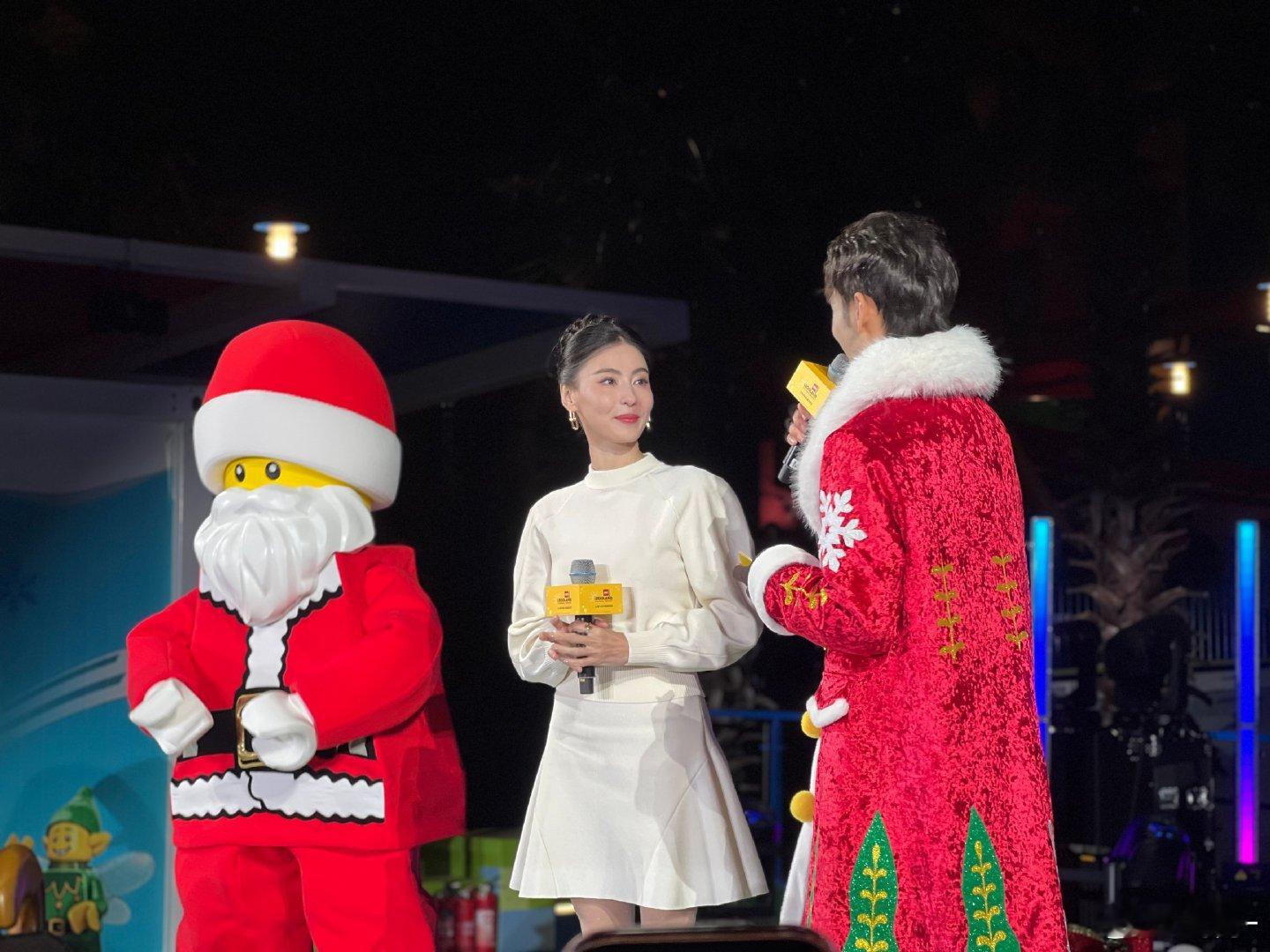 冬日限定浪漫！张柏芝点亮乐高积木圣诞树，现场像走进电影般梦幻～ 