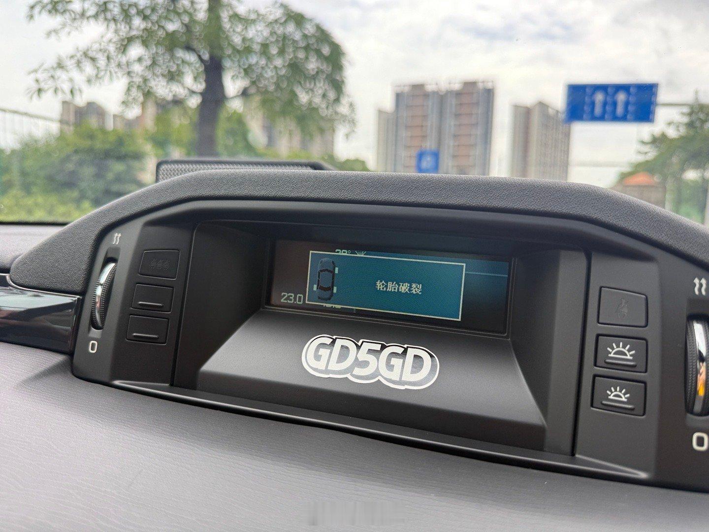 一出来，又这样[微笑] ​​​