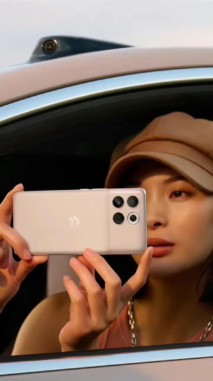 当我看到蔚来造手机，我第一时间就想到了当时的恒大造汽车，估值五百亿。

我感觉，