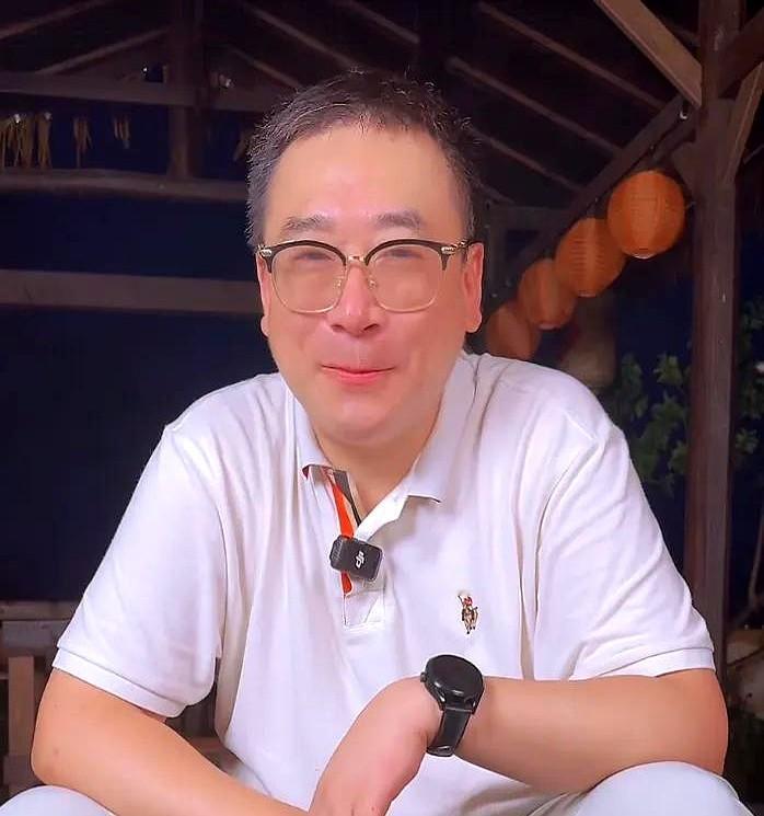 谁不希望早点结束啊？云昊今天晚上出来直播，卖农产品时说这些话，感觉很无奈！

说