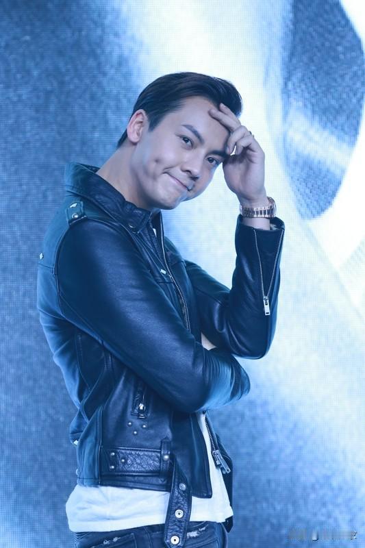 陈伟霆在不同场合谈过最后悔的事情，件件都让人感慨。在《你好星期六》里，他遗憾毕业