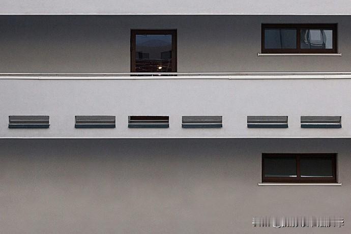 【窗主题建筑摄影作品】
摄影师：Iw Ona