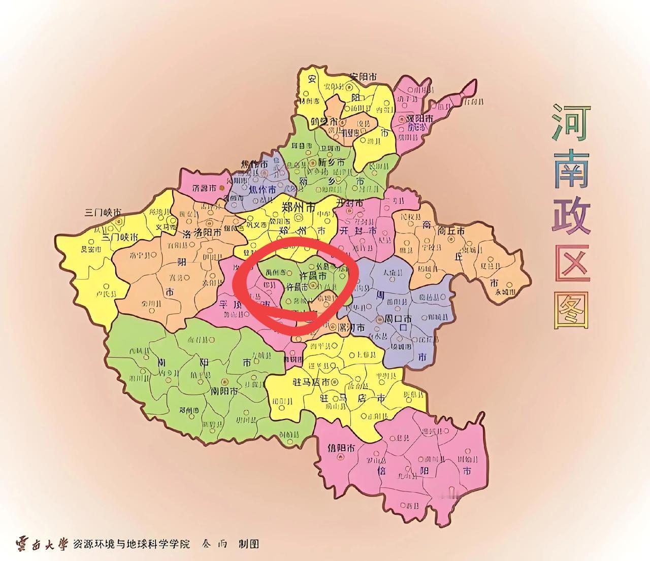 近几年，胖东来成为许昌的新名片了。
许昌古称许州，位于河南中部，面积4979平方