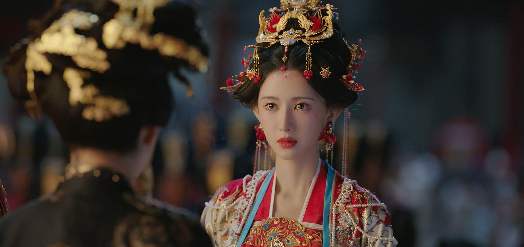 李奕臻 端阳帝姬红衣路透  真的很羡慕能够拥有这样子颜值的李奕臻！感觉路透上的她