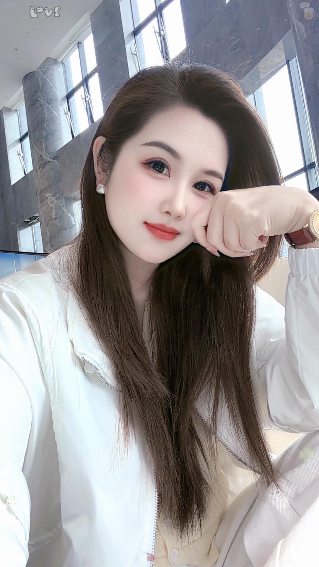 "疲惫的生活里，真的需要一个精神寄托，所以乐观和懂你的人，才是疲惫生活...