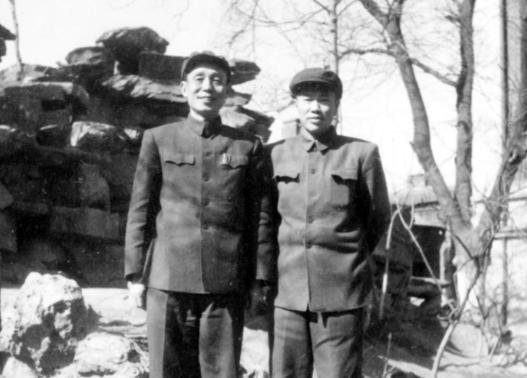 1968 年处境艰难的邓华上将突接通知赴京参会，踏入会场那一刻，如愿见到日夜牵挂