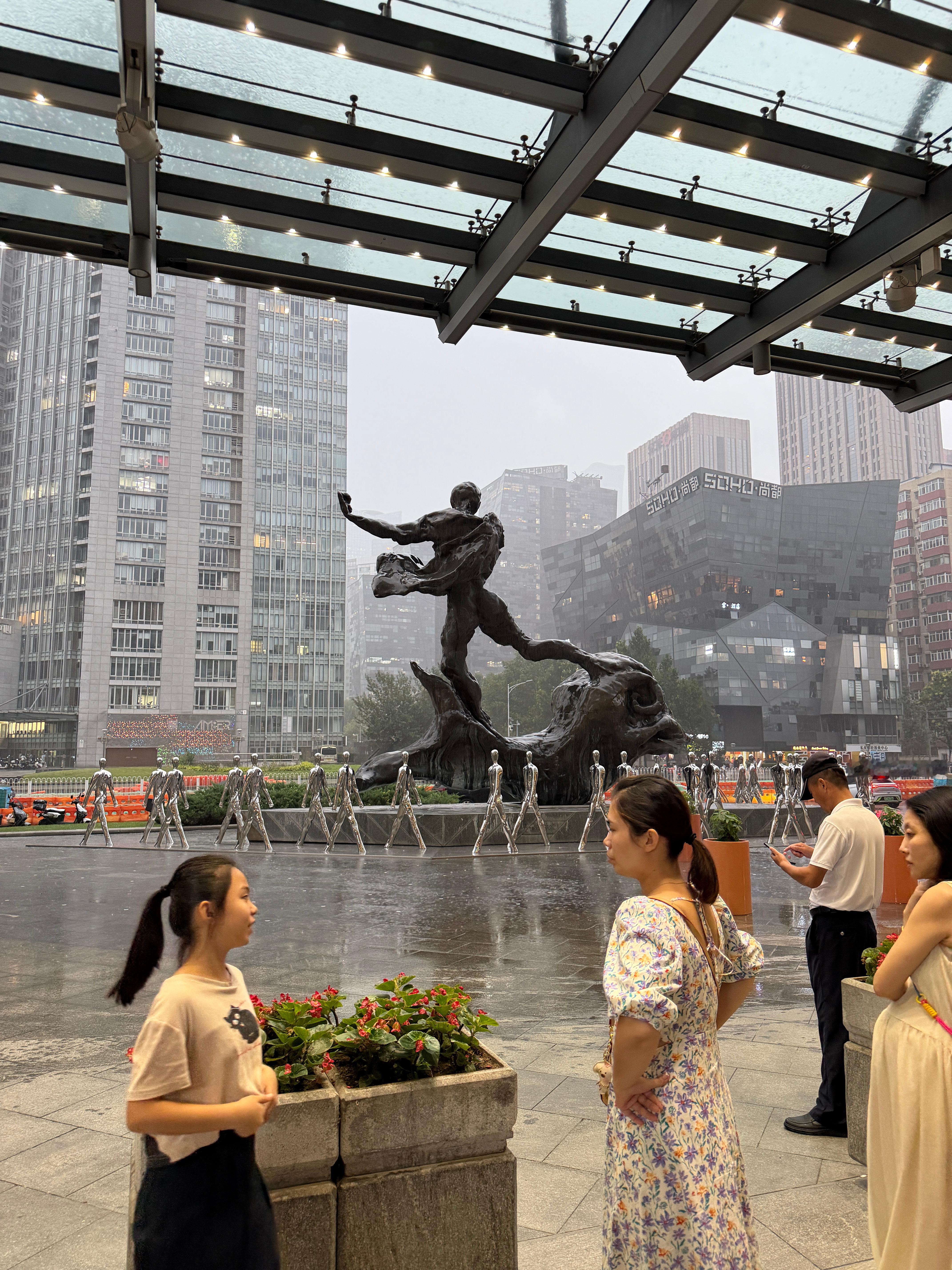 狂风暴雨的大白鲸🌧️🌬️梦想家ALI