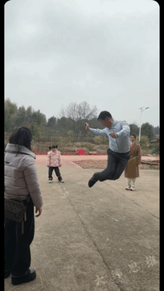 一跳成名，
一般人做不到！