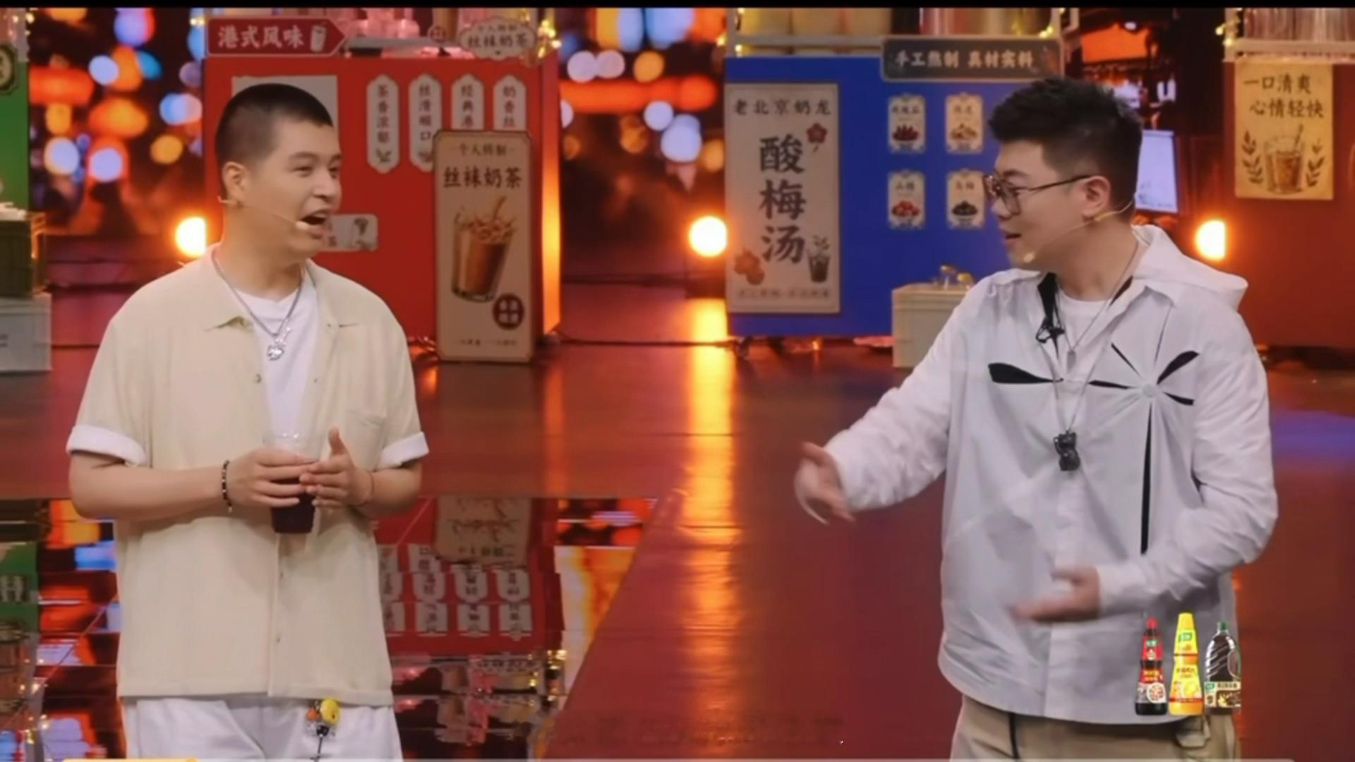 马頔在节目中大喊黑幕谁能想到吕严饮品夺冠后，马頔直接在线控诉黑幕。现场反应毫无剧