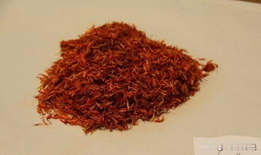 黄褐斑外用方——中药面膜方（仅供参考）
【组方】　白芷、白蔹、白及各100g，红