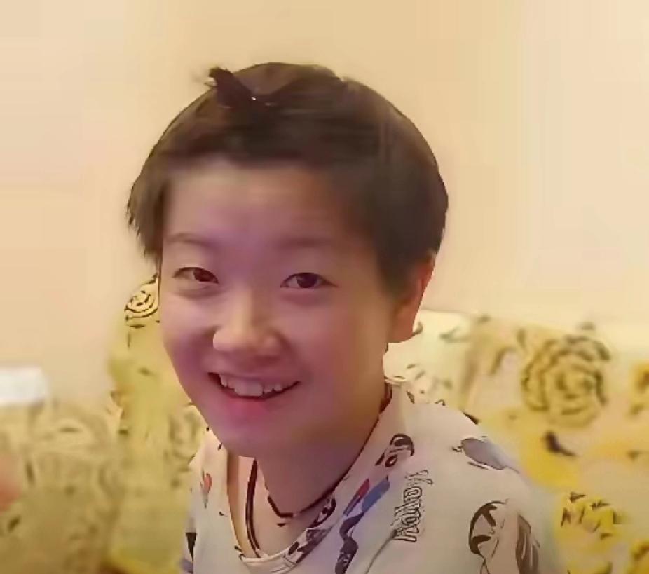 救命！谁的童年照这么可爱！
 
天呐，谁懂啊！刚刷到这张照片，心都要被萌化了！