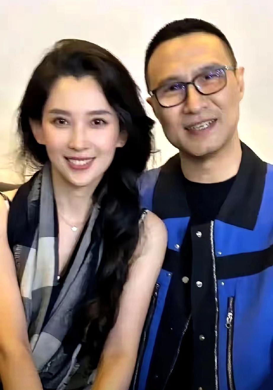 汪峰森林北情人节搭伙实锤！葛荟婕一句话拆穿恩爱面具
      汪峰和森林北带着