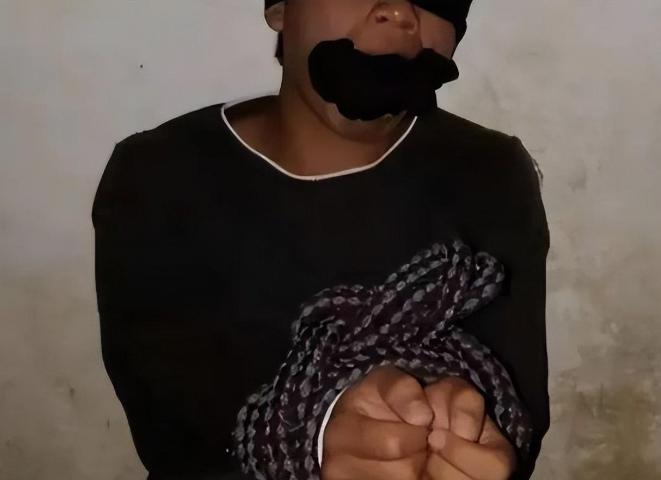 [比心]“玩忽职守！”2015年，江苏一男子发现家人被绑架，先后报警2次，三名值