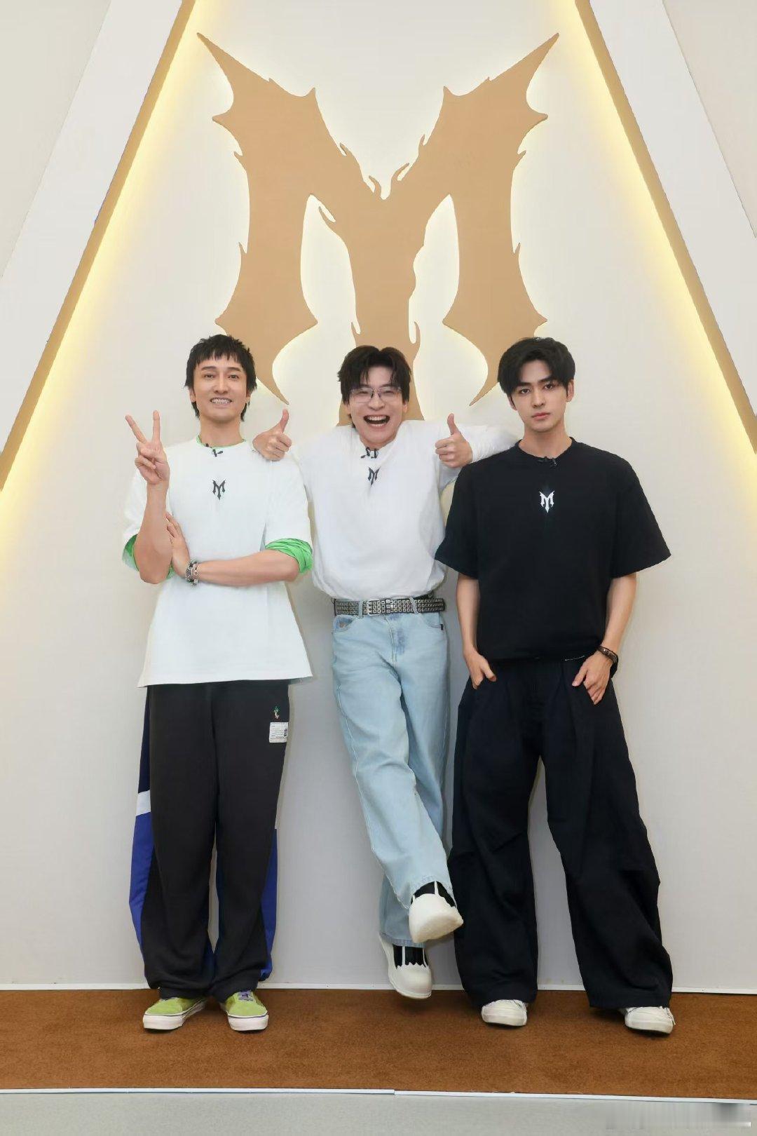 披荆斩棘直播披哥6一公造型 看完一公造型狠狠心动，不同曲风对应专属造型设计，欢乐