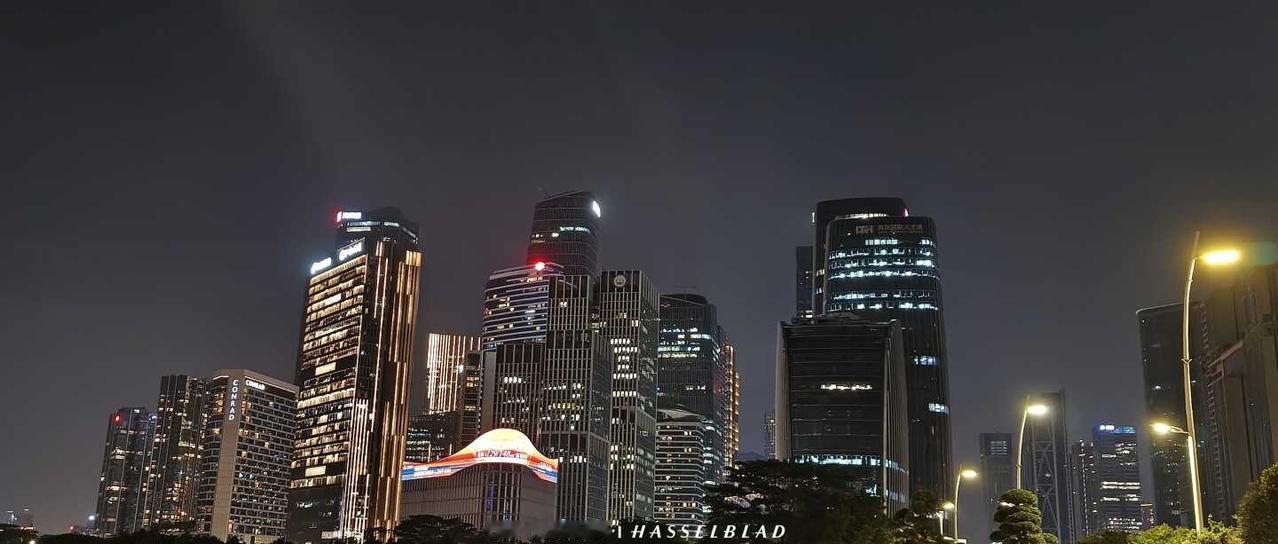晚风掠过楼宇，灯光暖成糖，加班后的夜，也值得被收藏！OPPOFindX9sPro