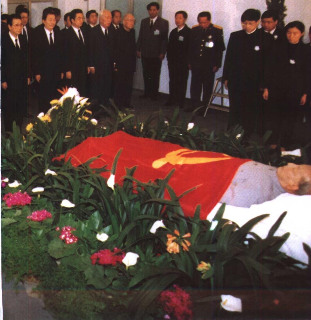 1995年4月10日，一位开国元勋与世长辞，享年90岁。他是新中国最早的副总理之