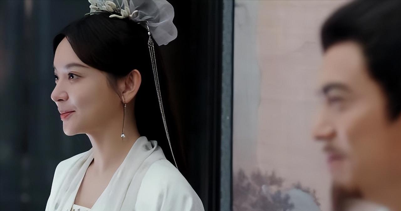 于正说请了半个娱乐圈客串《墨雨云间》看完演员表的我信了！
宁远侯夫人就是甘露饰演
