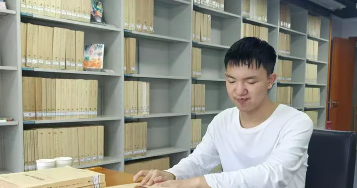 “山西挖眼案”受害男孩（6岁永久失明）特殊教育高考721分（满分800分），全国同专业第一！
