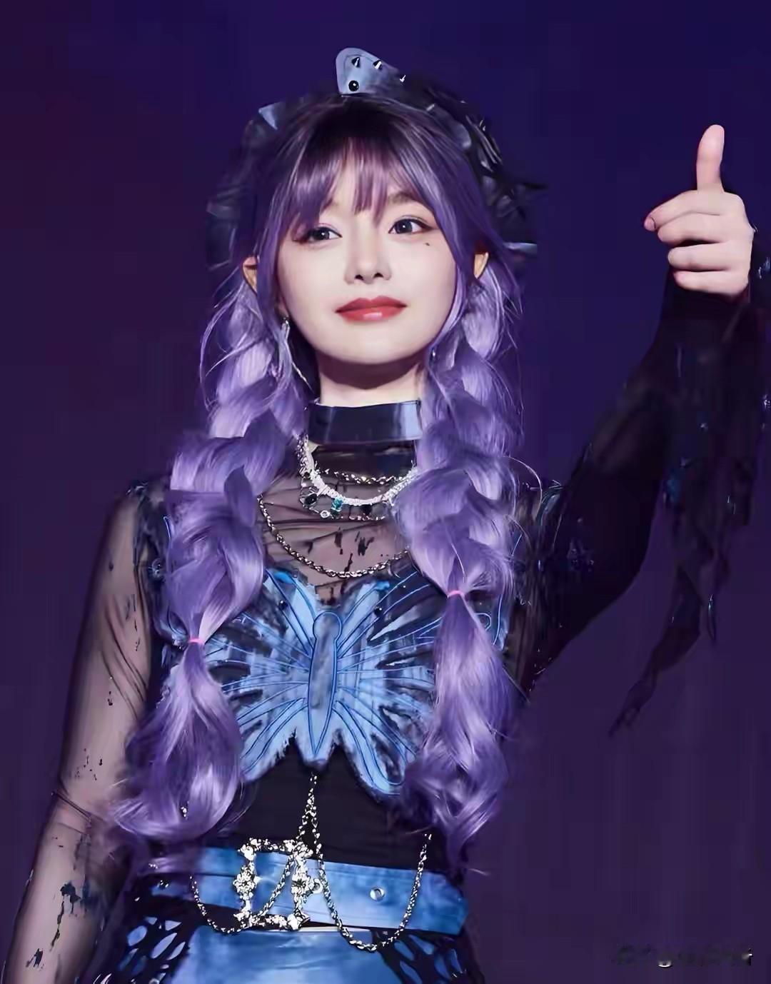 第一时间想到的
就是那个女娃。。。
那个罗甸的女娃。。。
那个罗甸的唱歌好听的女