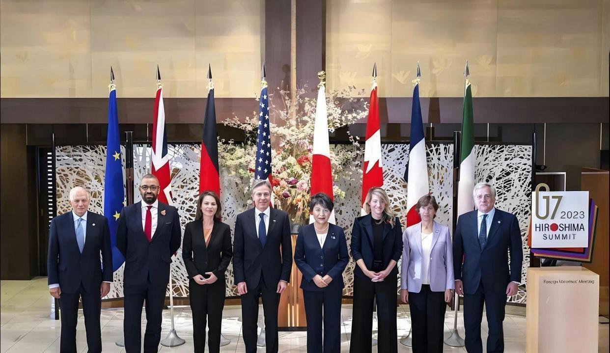 最近日本和德国在针对中国这件事上，表现得出奇地激动，那种紧绷的敌意，有时候比华盛