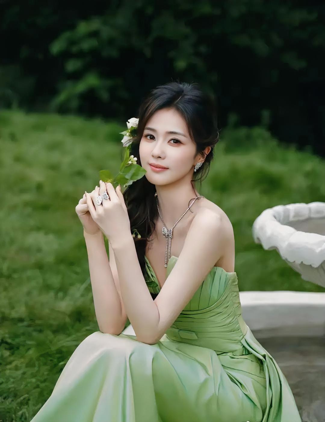白鹿
绿色系美照[比心]